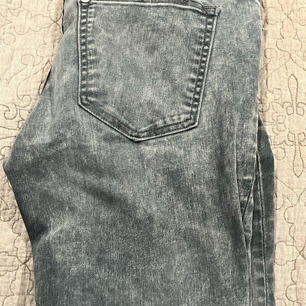 Women's Straight Leg Jeans - Gray 
 Very comfortable